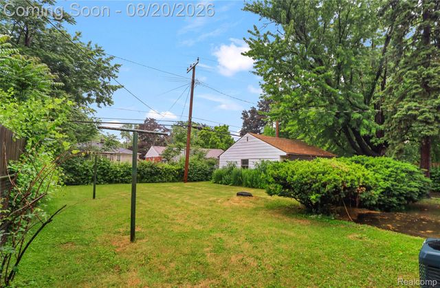 24241 Coolidge Highway, Oak Park, MI 48237