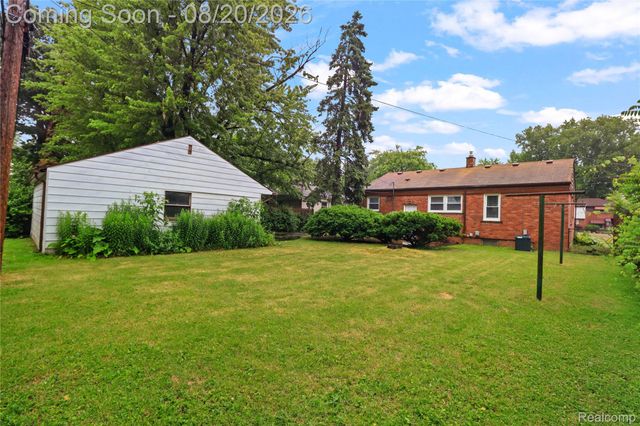 24241 Coolidge Highway, Oak Park, MI 48237