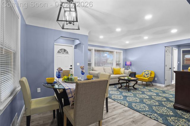 24241 Coolidge Highway, Oak Park, MI 48237