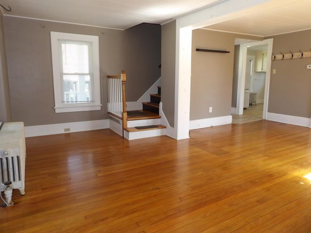 43 Middle Road, Clarendon, VT 05759