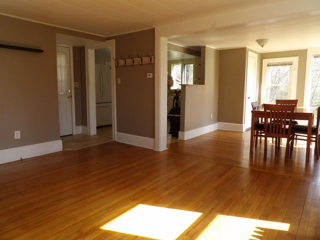 43 Middle Road, Clarendon, VT 05759