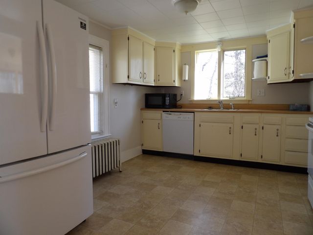 43 Middle Road, Clarendon, VT 05759
