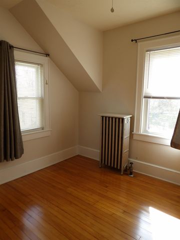 43 Middle Road, Clarendon, VT 05759