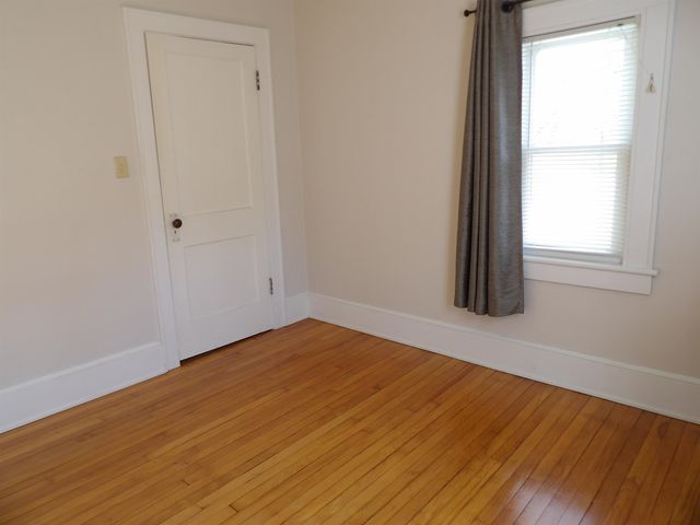 43 Middle Road, Clarendon, VT 05759