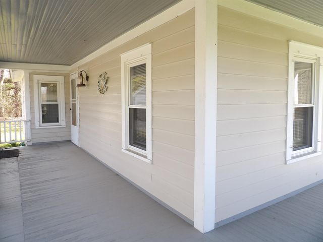 43 Middle Road, Clarendon, VT 05759