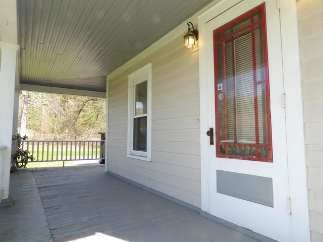 43 Middle Road, Clarendon, VT 05759
