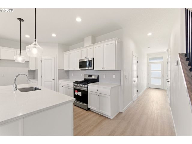 6950 N MADISON Cir, Ridgefield, WA 98642