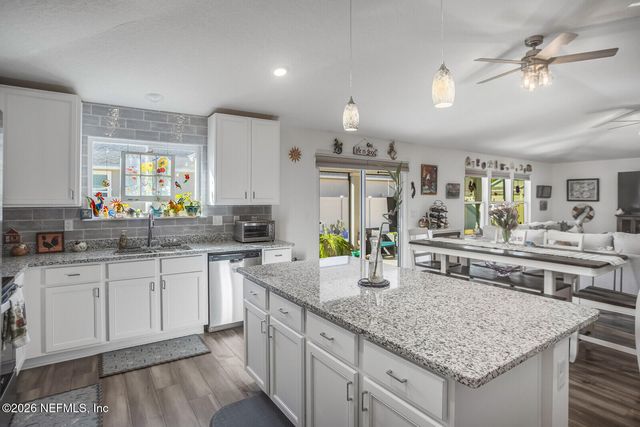 402 RED DAHLIA Lane, Jacksonville, FL 32218