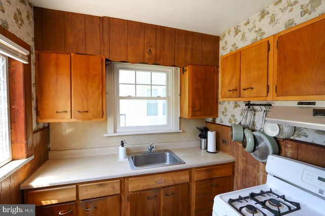1952 SUSQUEHANNA RD, Abington, PA 19001