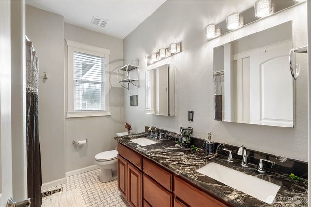 7802 211th Avenue E, Bonney Lake, WA 98391