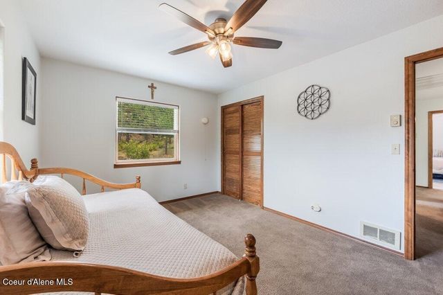 11516 W Crystal Bay Rd, Post Falls, ID 83854