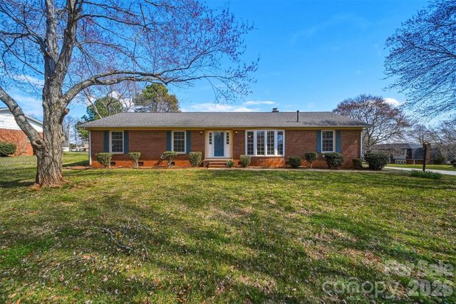 2010 Elizabeth Avenue, Hickory, NC 28602