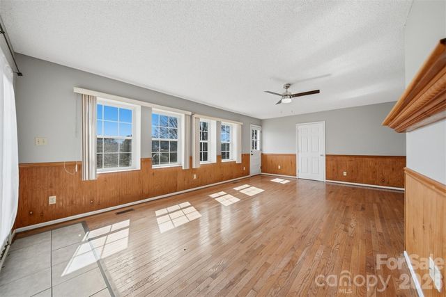 2010 Elizabeth Avenue, Hickory, NC 28602