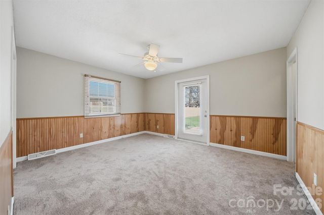 2010 Elizabeth Avenue, Hickory, NC 28602