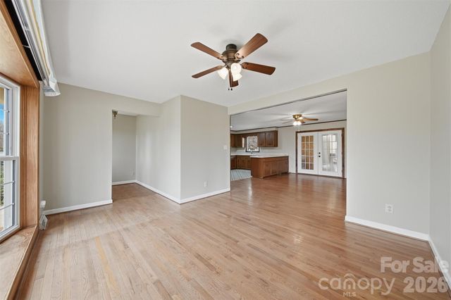 2010 Elizabeth Avenue, Hickory, NC 28602