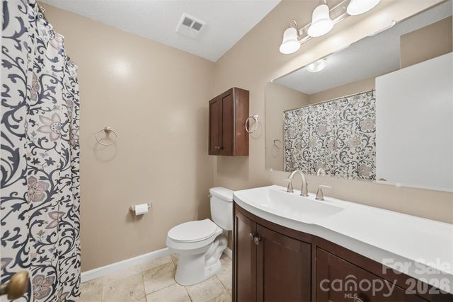 2010 Elizabeth Avenue, Hickory, NC 28602