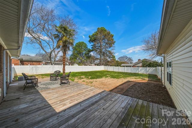 2010 Elizabeth Avenue, Hickory, NC 28602