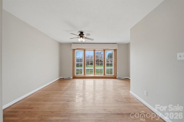 2010 Elizabeth Avenue, Hickory, NC 28602