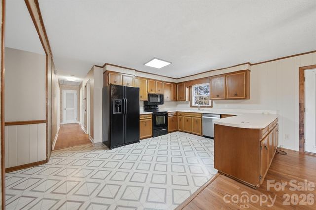 2010 Elizabeth Avenue, Hickory, NC 28602