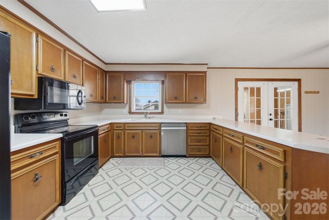 2010 Elizabeth Avenue, Hickory, NC 28602