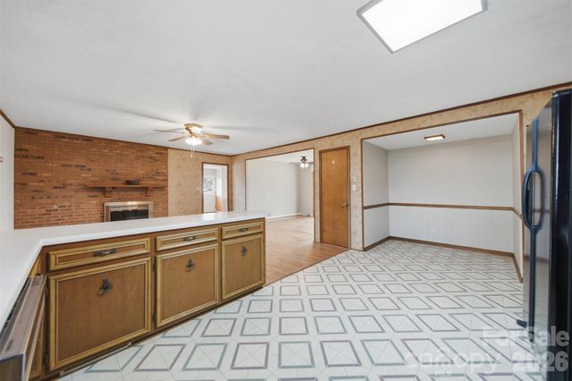 2010 Elizabeth Avenue, Hickory, NC 28602