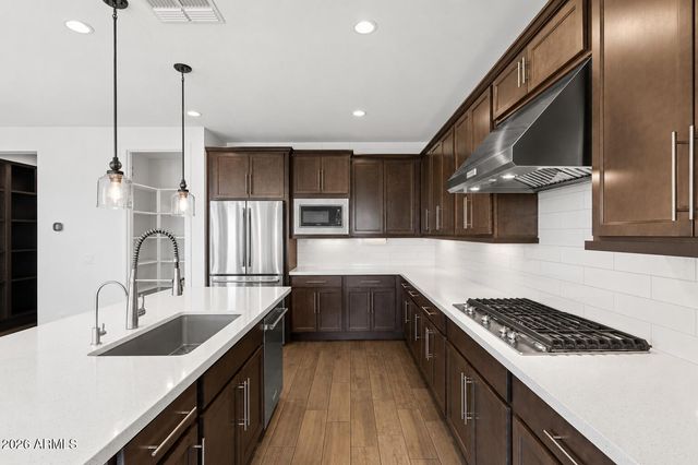 17190 W GRACEMONT Street, Surprise, AZ 85388