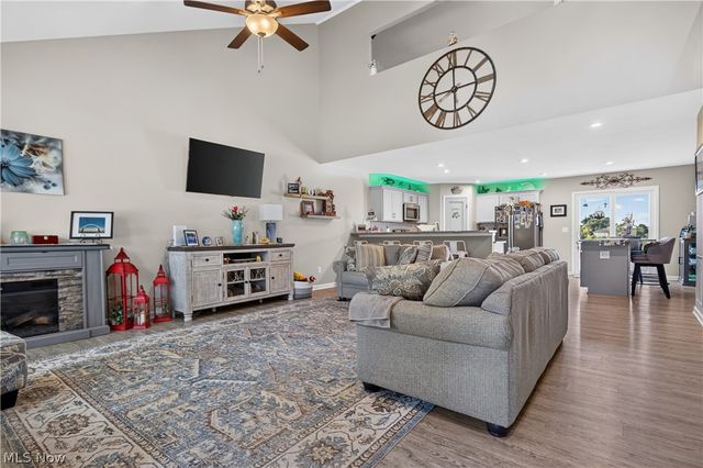 48600 Middle Ridge Road, Amherst, OH 44001