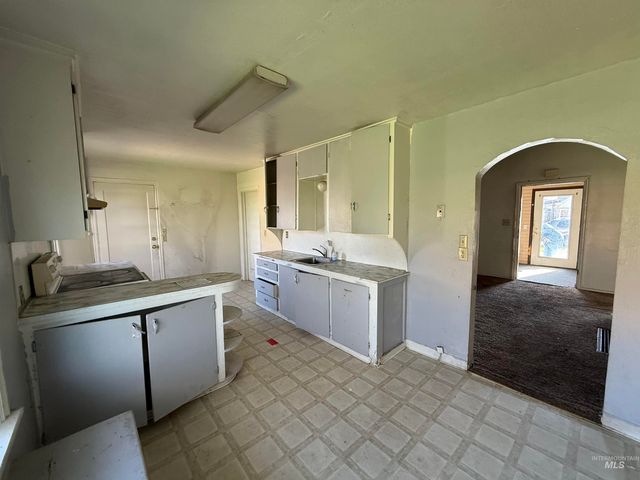 1111 14th Ave S, Nampa, ID 83651