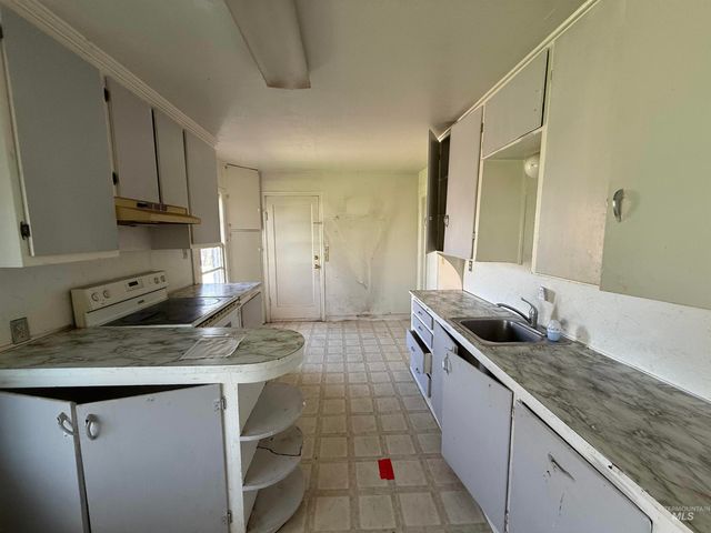 1111 14th Ave S, Nampa, ID 83651