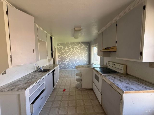 1111 14th Ave S, Nampa, ID 83651