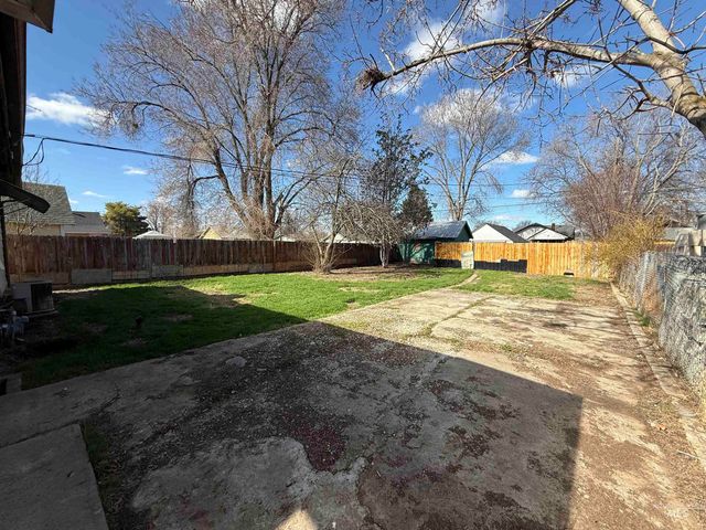 1111 14th Ave S, Nampa, ID 83651