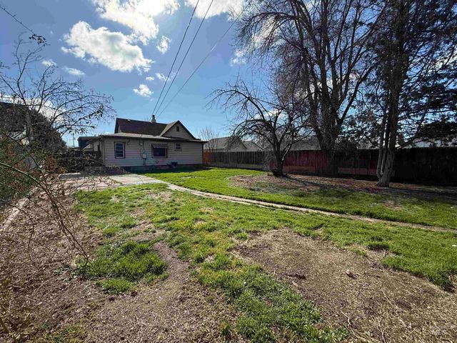 1111 14th Ave S, Nampa, ID 83651