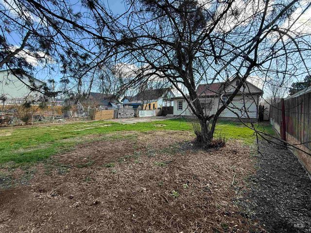 1111 14th Ave S, Nampa, ID 83651