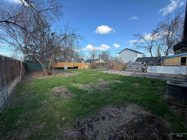 1111 14th Ave S, Nampa, ID 83651