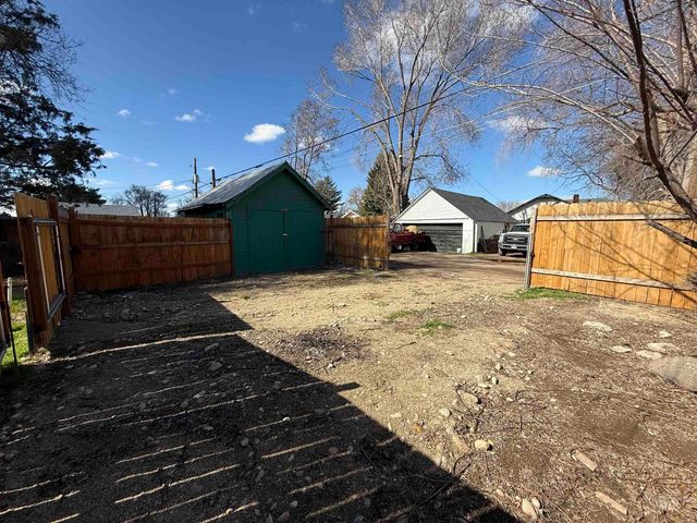 1111 14th Ave S, Nampa, ID 83651