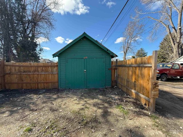 1111 14th Ave S, Nampa, ID 83651