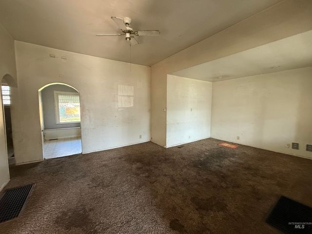 1111 14th Ave S, Nampa, ID 83651