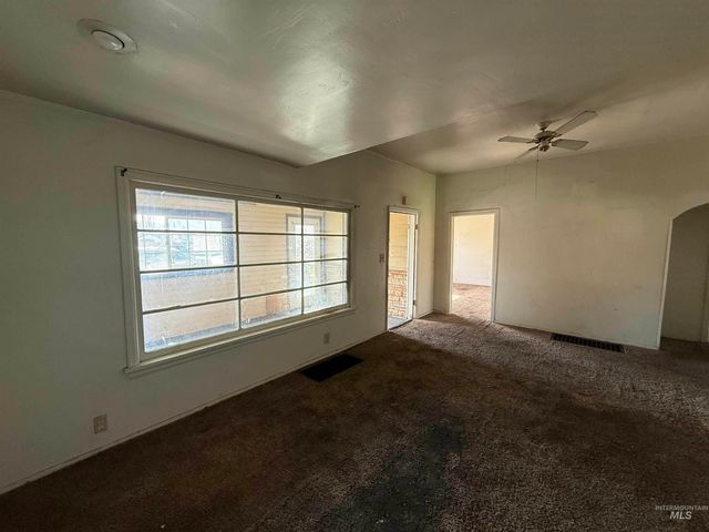 1111 14th Ave S, Nampa, ID 83651