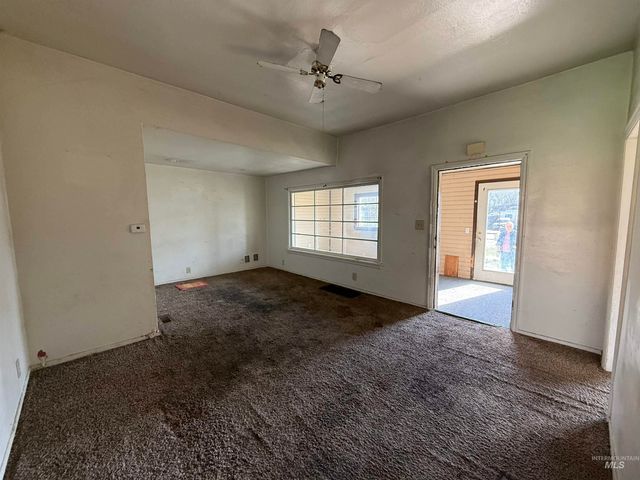 1111 14th Ave S, Nampa, ID 83651