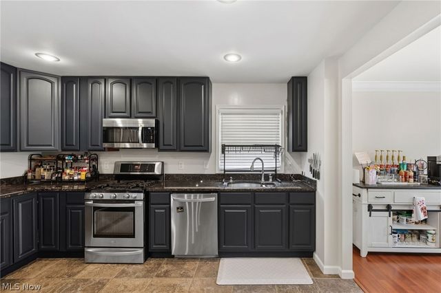 19230 Scottsdale Boulevard, Shaker Heights, OH 44122