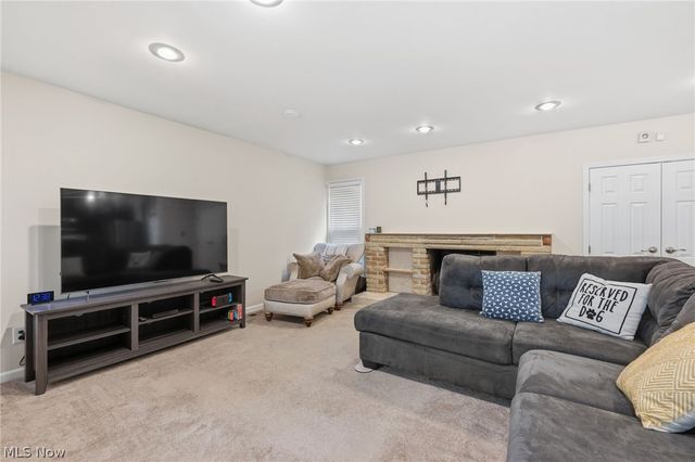 19230 Scottsdale Boulevard, Shaker Heights, OH 44122