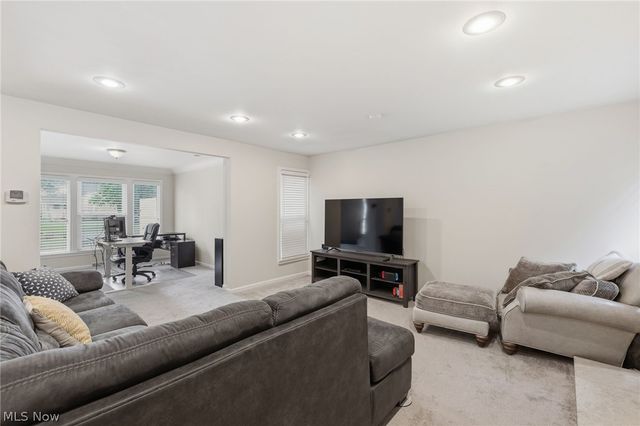 19230 Scottsdale Boulevard, Shaker Heights, OH 44122