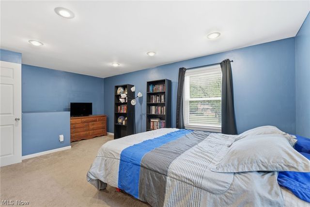 19230 Scottsdale Boulevard, Shaker Heights, OH 44122
