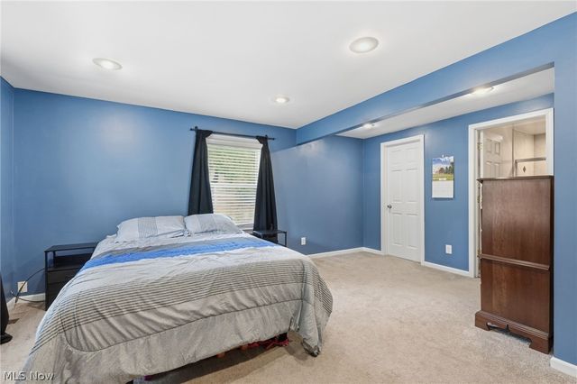 19230 Scottsdale Boulevard, Shaker Heights, OH 44122