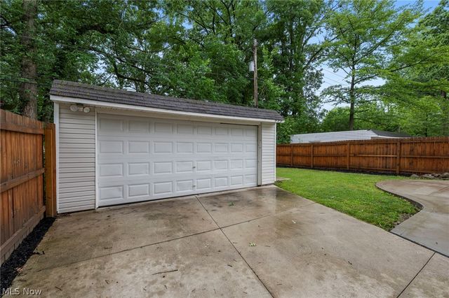 19230 Scottsdale Boulevard, Shaker Heights, OH 44122