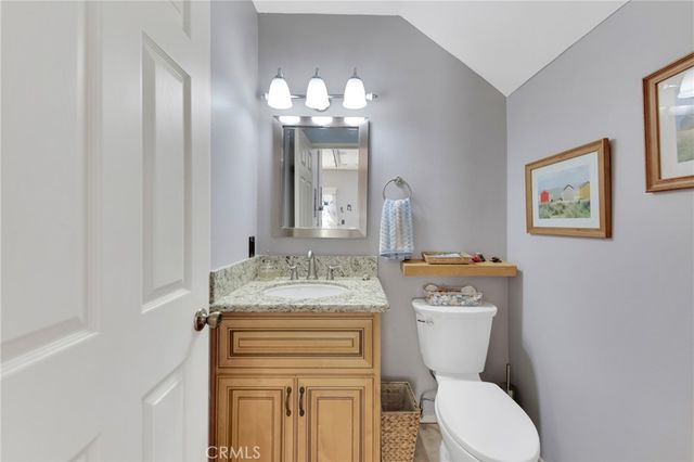 28123 Bobwhite Circle 104, Saugus, CA 91350