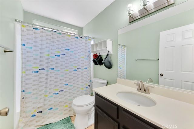 28123 Bobwhite Circle 104, Saugus, CA 91350