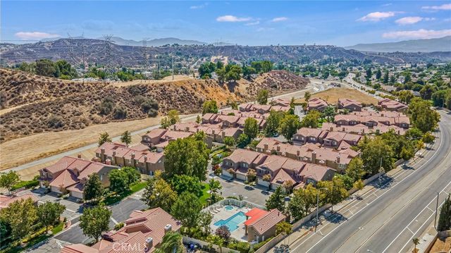 28123 Bobwhite Circle 104, Saugus, CA 91350