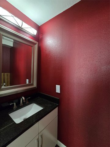 5200 Martel Avenue 13D, Dallas, TX 75206