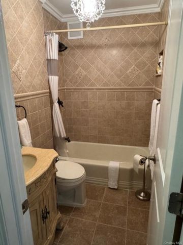 151-20 88th Street 2G, Howard Beach, NY 11414